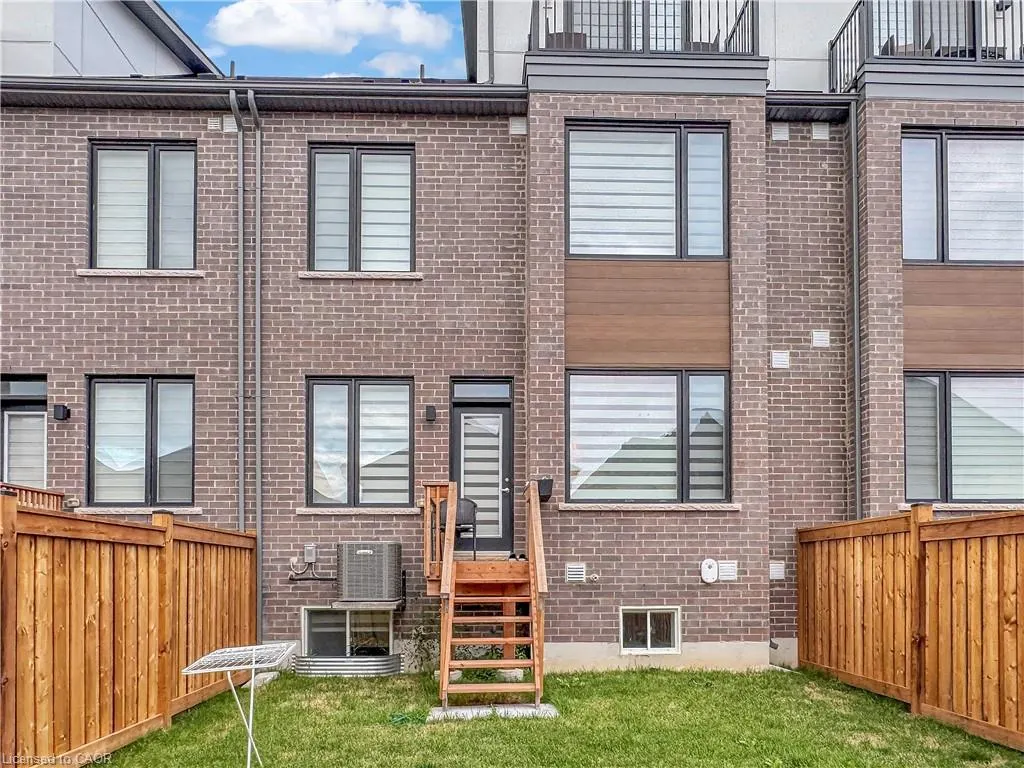 104 Settlers Road E