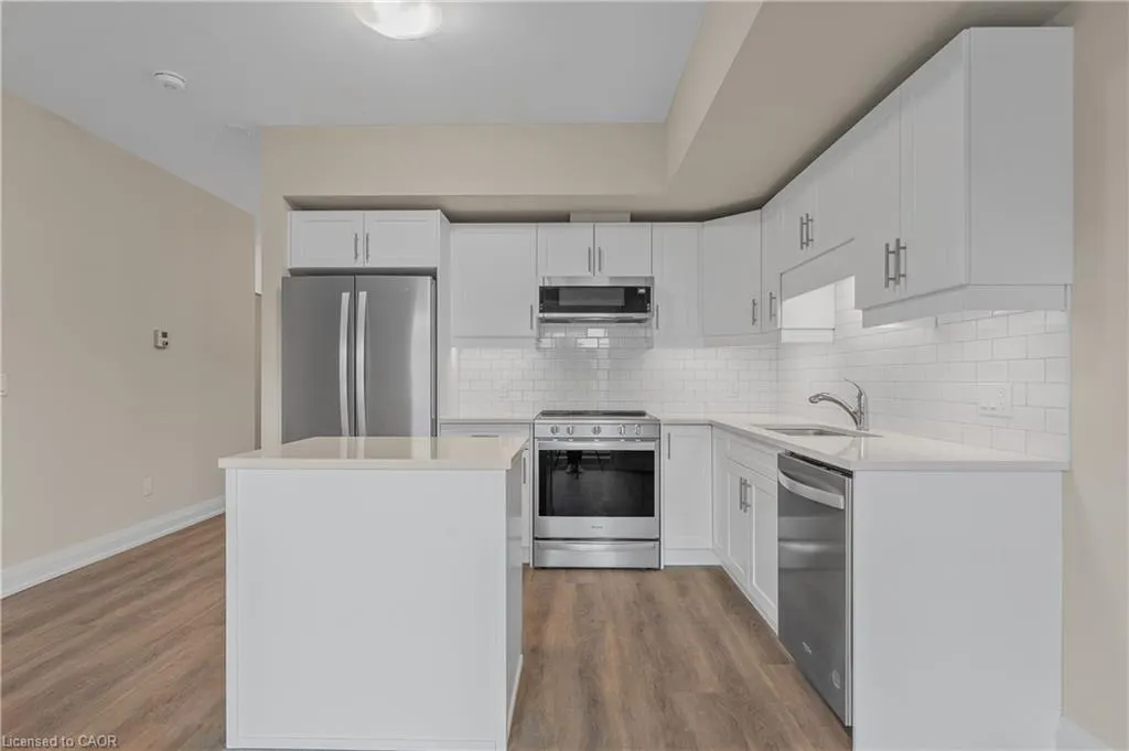 118 Summersides Boulevard, #403