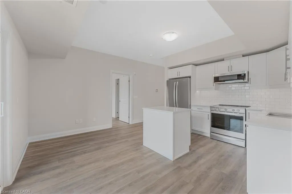 118 Summersides Boulevard, #403