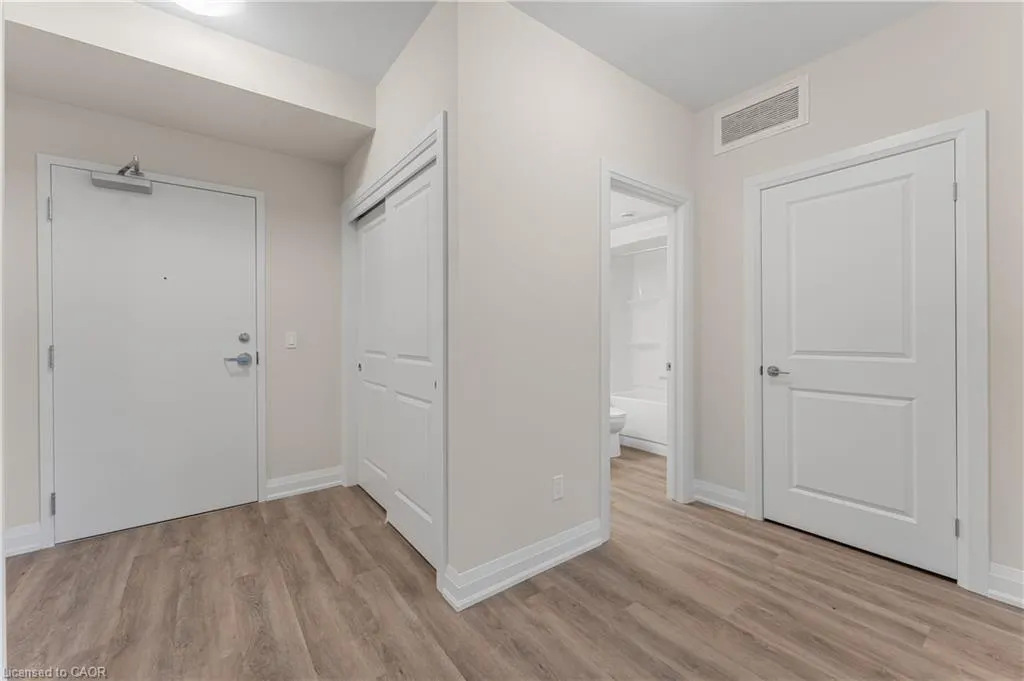 118 Summersides Boulevard, #403