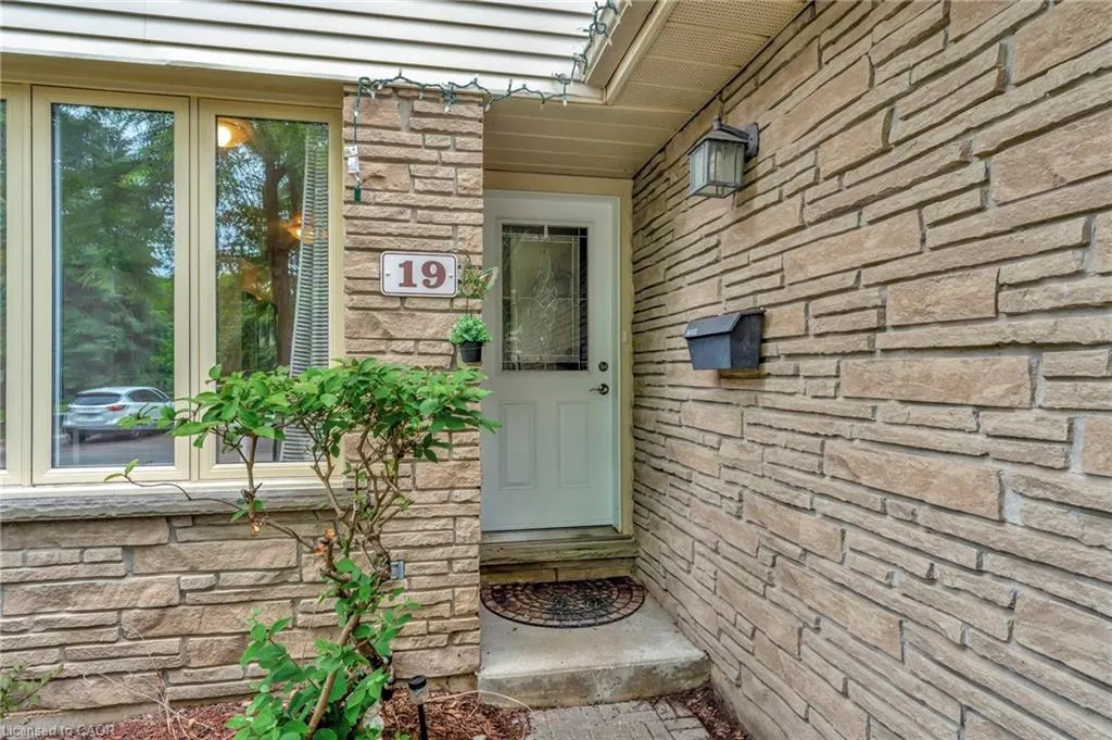 476 Kingscourt Drive, #19
