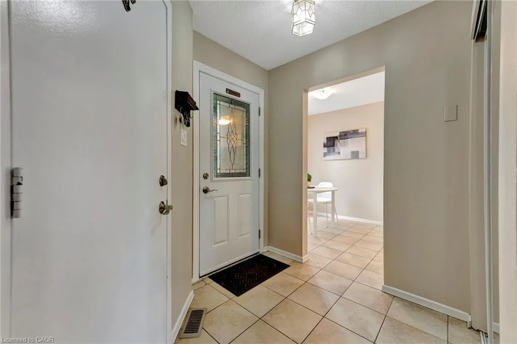 476 Kingscourt Drive, #19