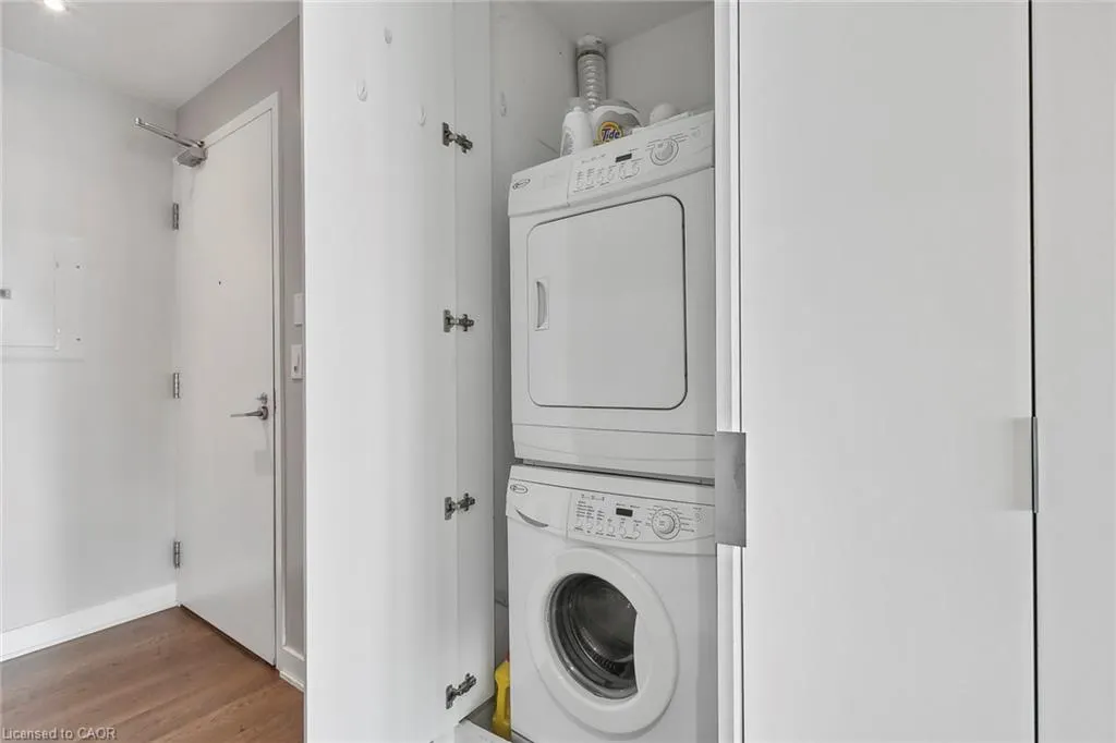 110 Charles Street E, #2604