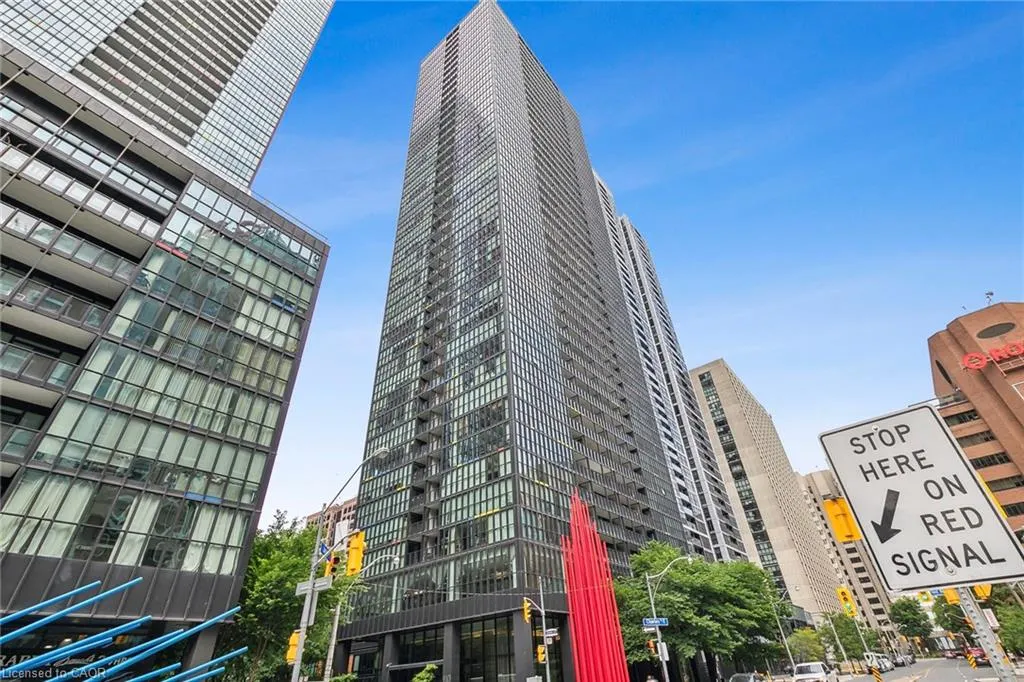 110 Charles Street E, #2604