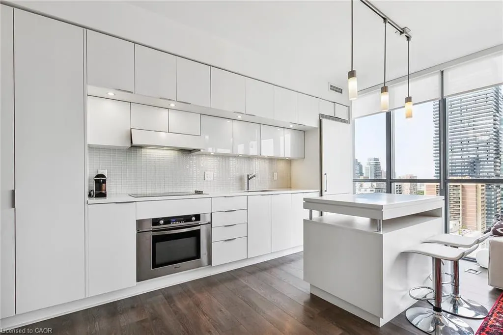 110 Charles Street E, #2604