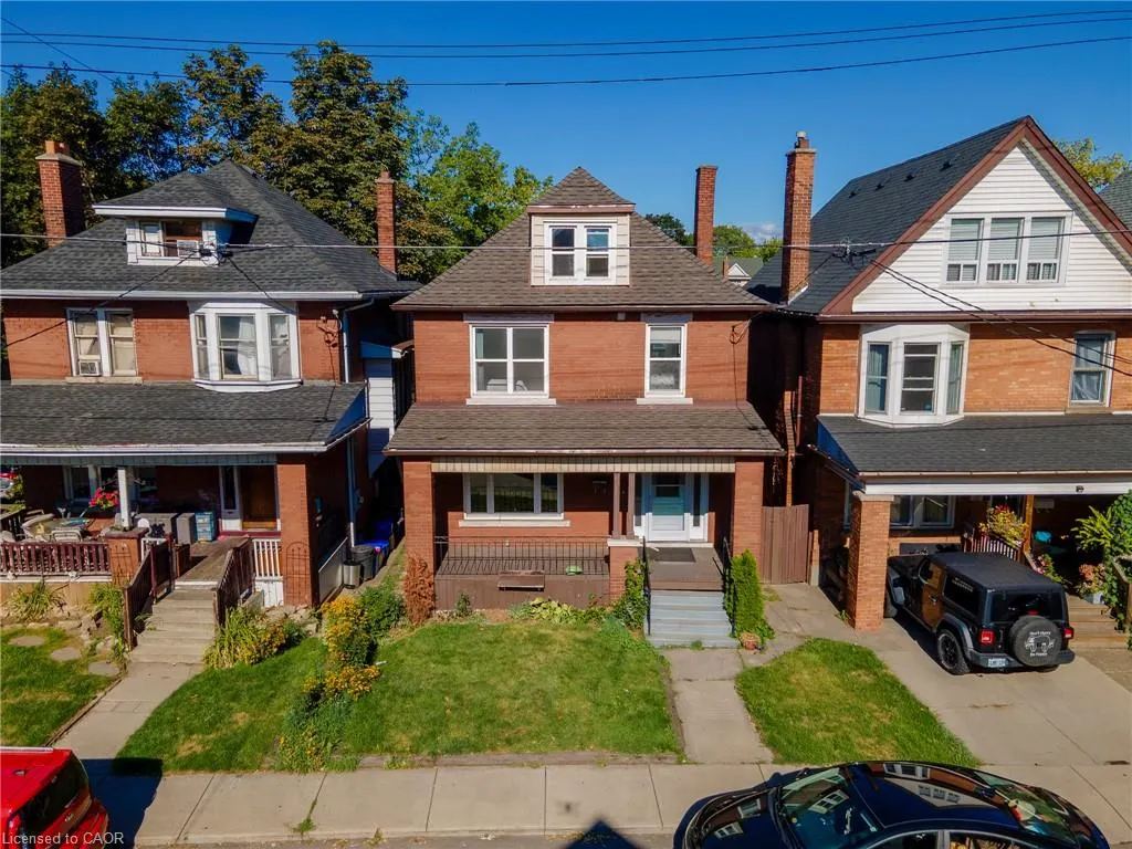 36 Spadina Avenue