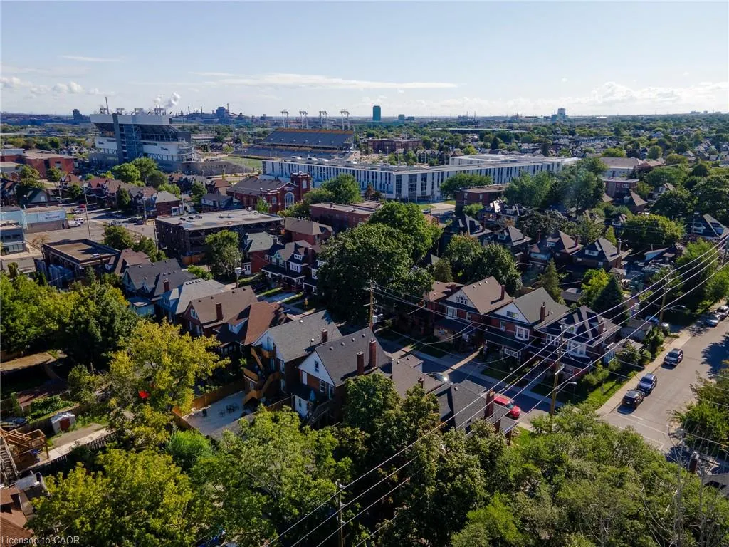 36 Spadina Avenue