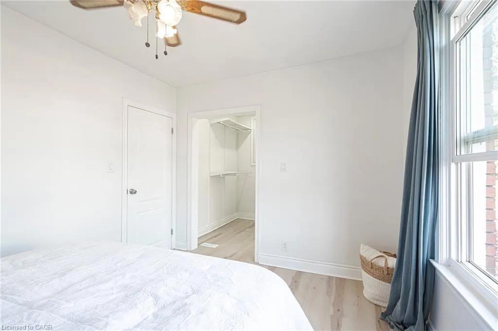 36 Spadina Avenue