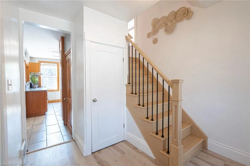 36 Spadina Avenue