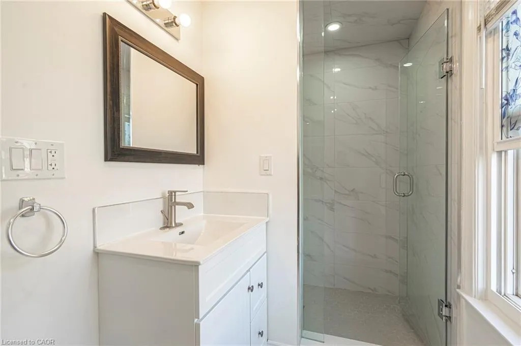 36 Spadina Avenue