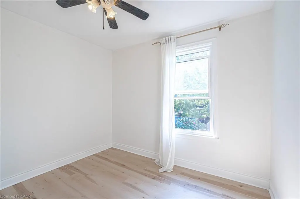 36 Spadina Avenue