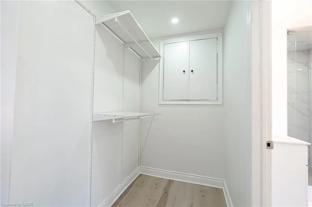 36 Spadina Avenue
