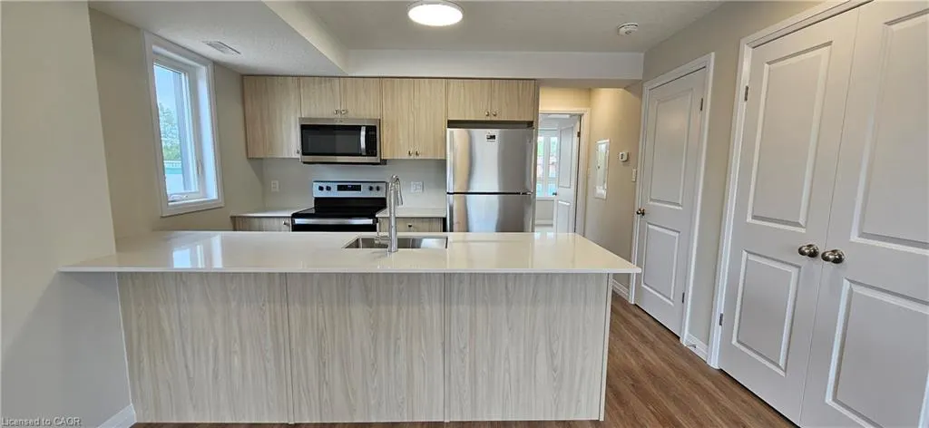 410 Northfield Drive W, #E3