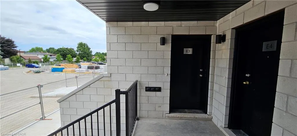 410 Northfield Drive W, #E3