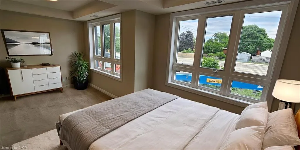 410 Northfield Drive W, #E3