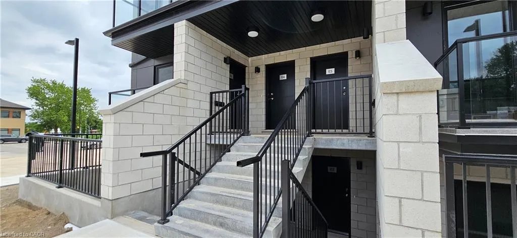 410 Northfield Drive W, #E3