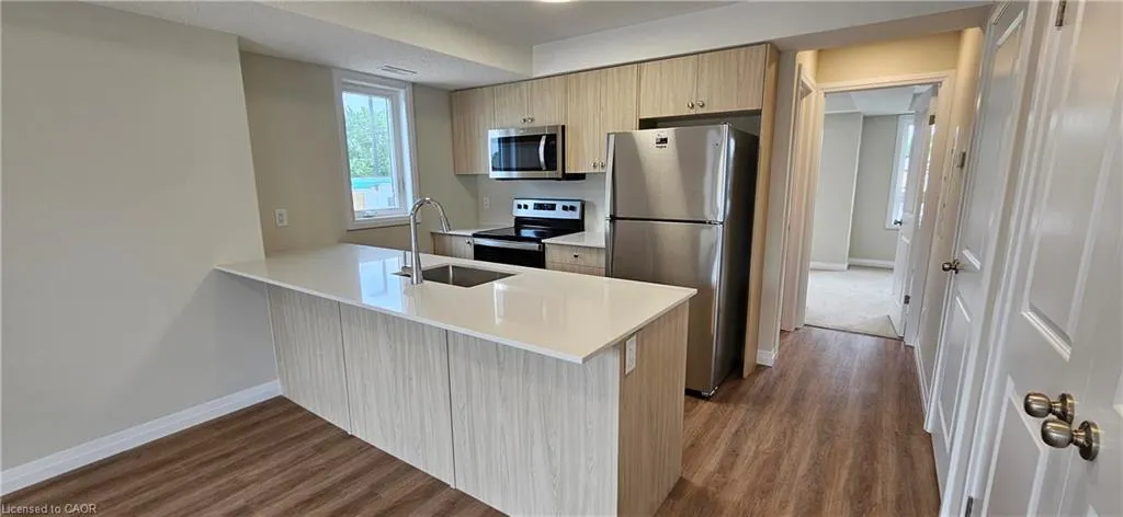 410 Northfield Drive W, #E3