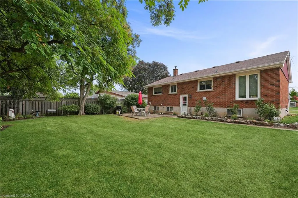 11 Kelson Avenue N