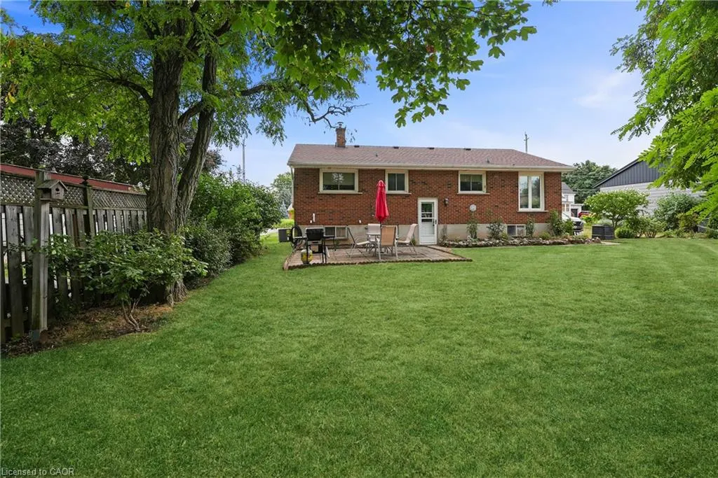 11 Kelson Avenue N