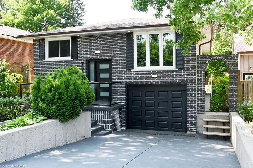 776 Garth Street