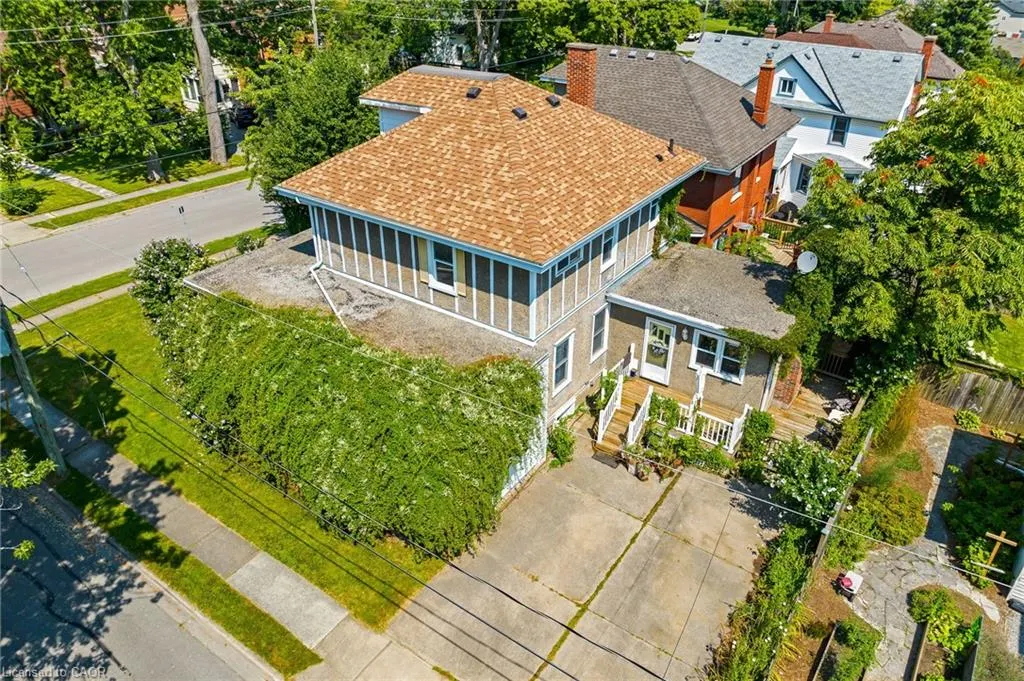 2 Carleton Street N