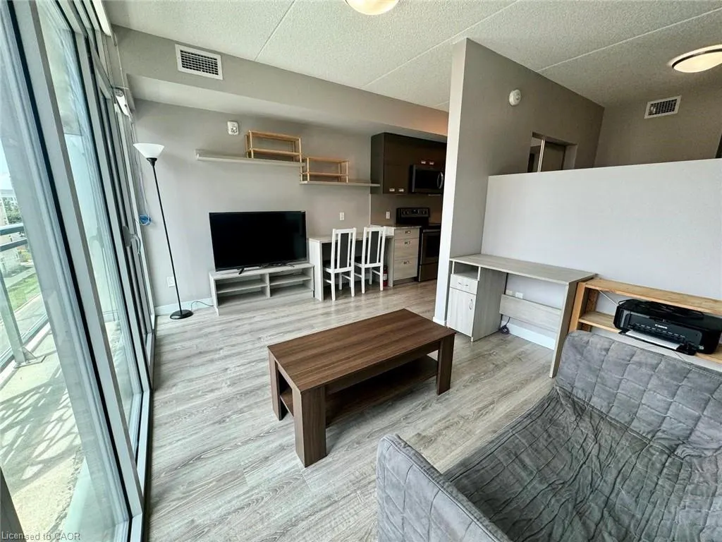 250 Albert Street, #610