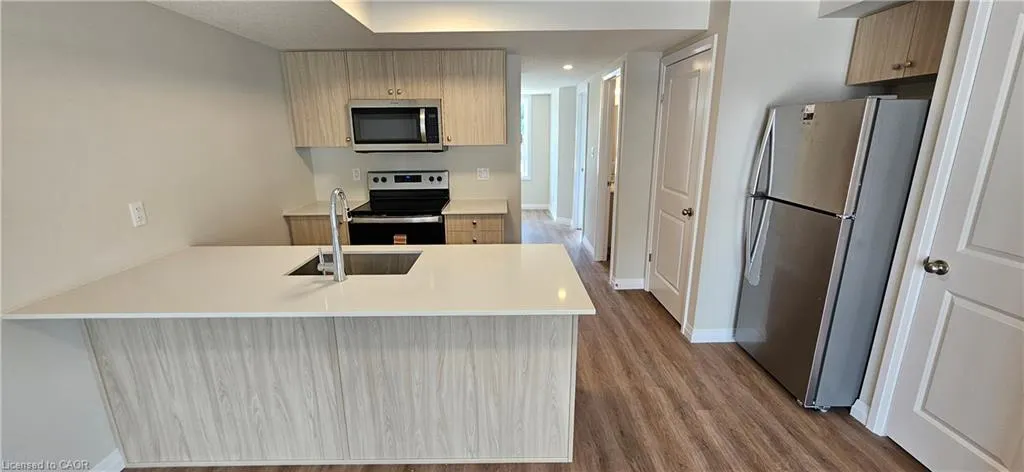 410 Northfield Drive W, #D9