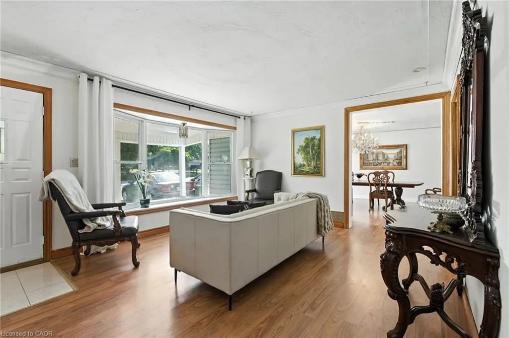 5 Mazza Avenue