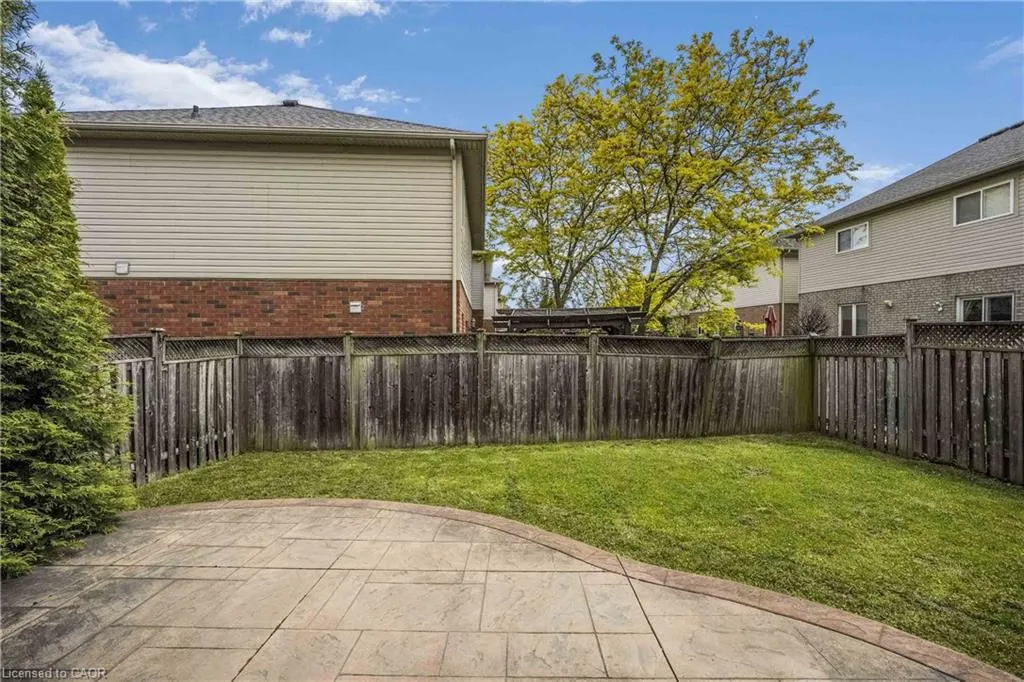 5228 Garland Crescent