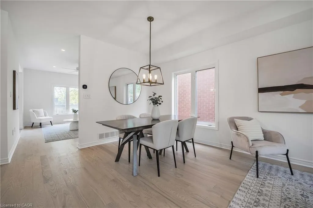5228 Garland Crescent