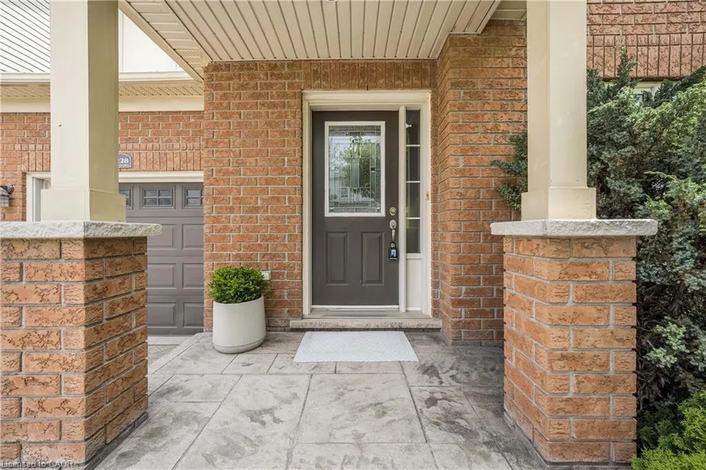 5228 Garland Crescent