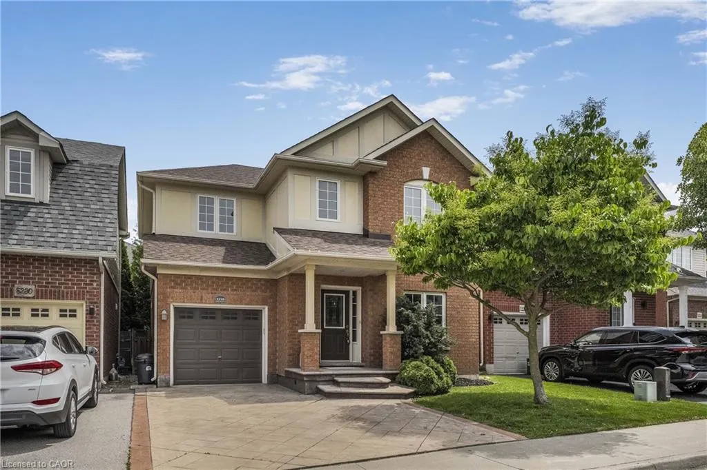 5228 Garland Crescent