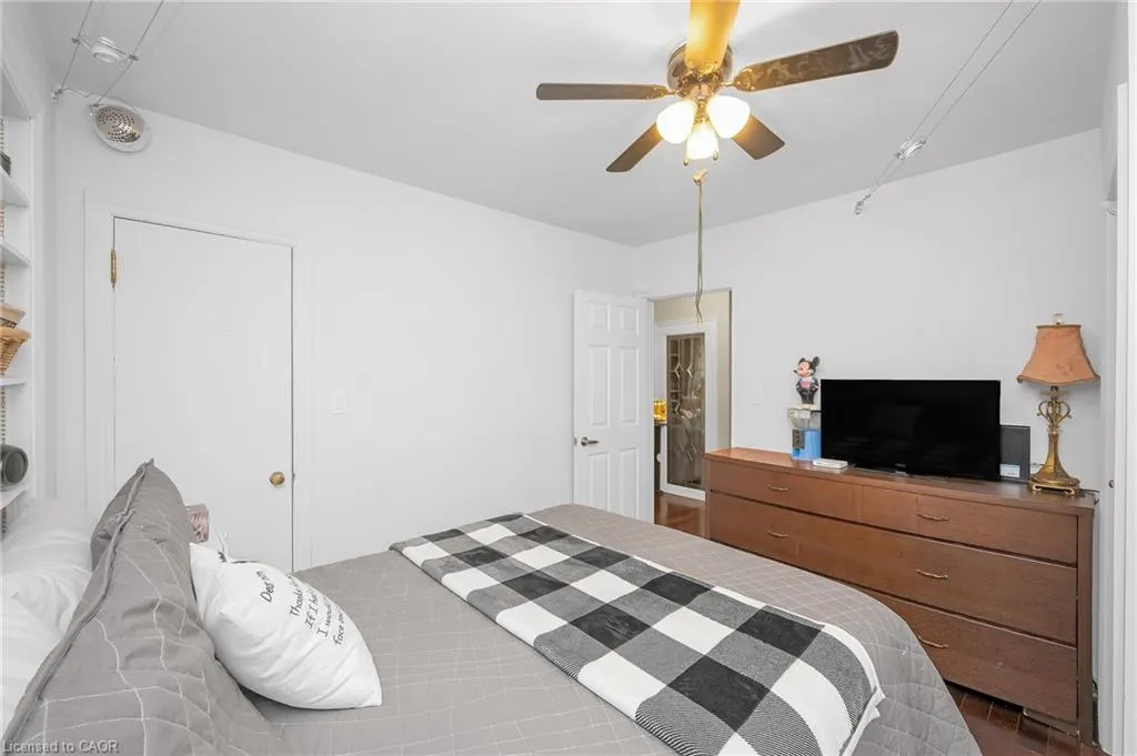 2 Cherry Avenue