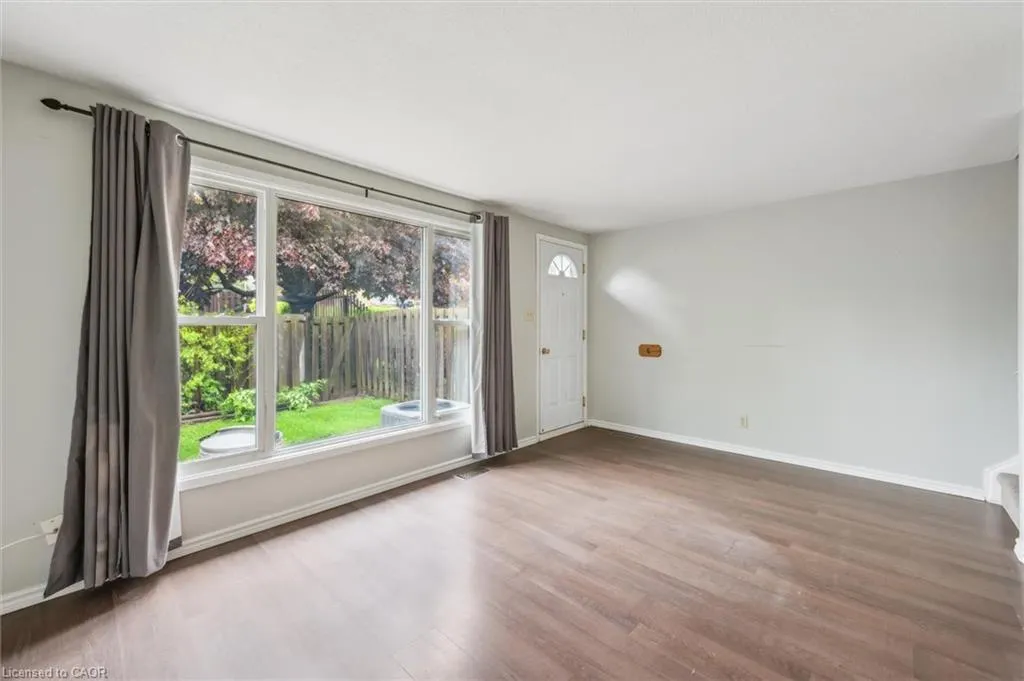 210 Glamis Road, #6