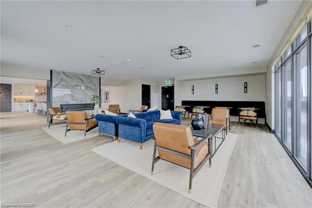 15 Glebe Street, #1108