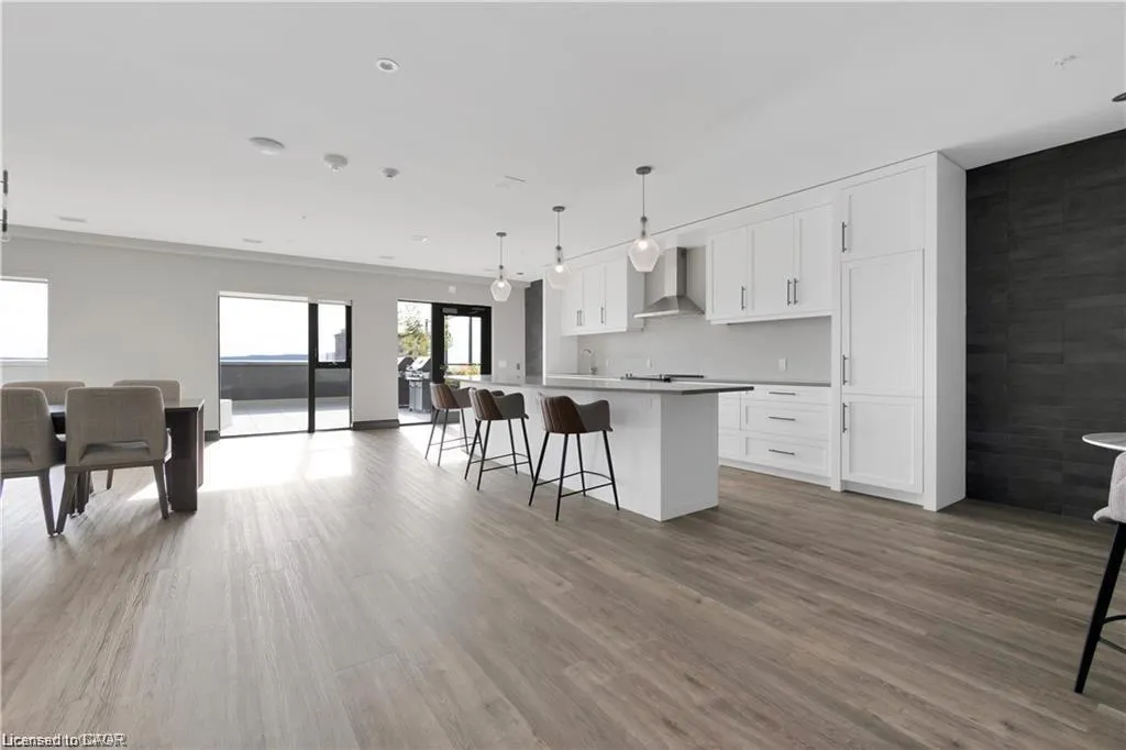 15 Glebe Street, #1108