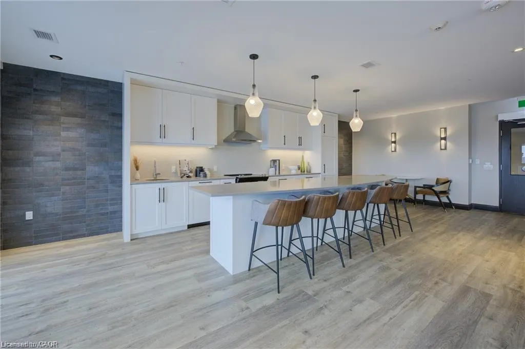 15 Glebe Street, #1108