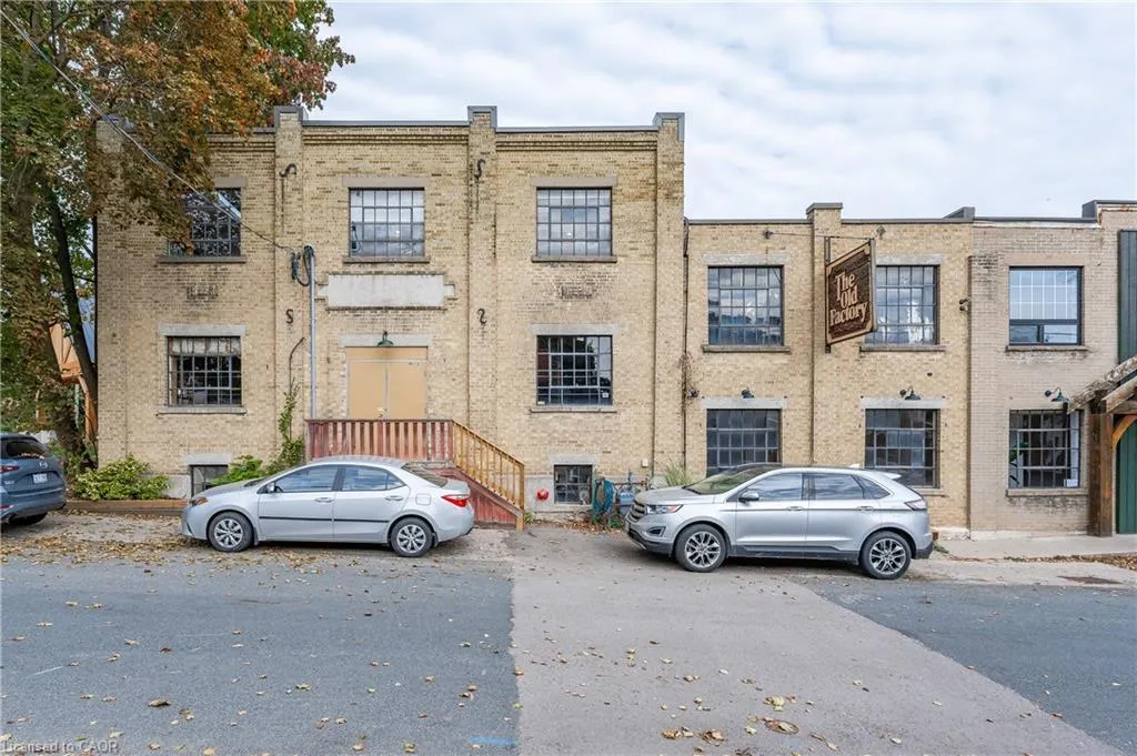 8 Spring Street, #Upper