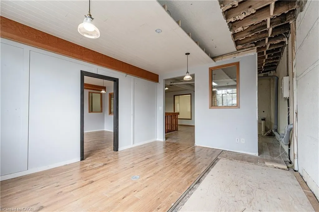 8 Spring Street, #Upper
