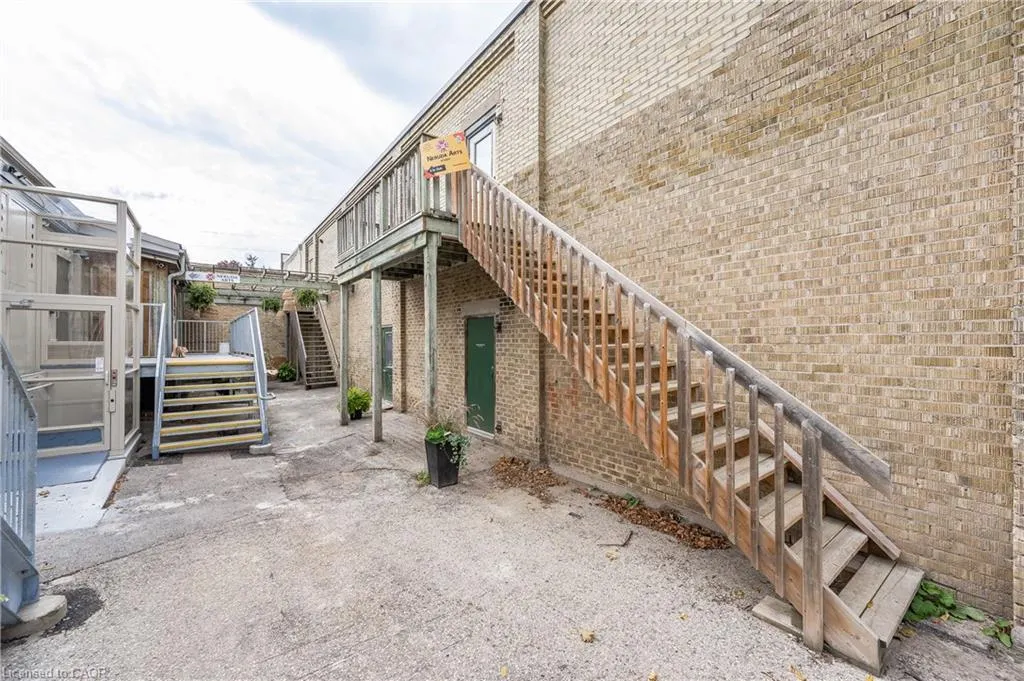 8 Spring Street, #Upper
