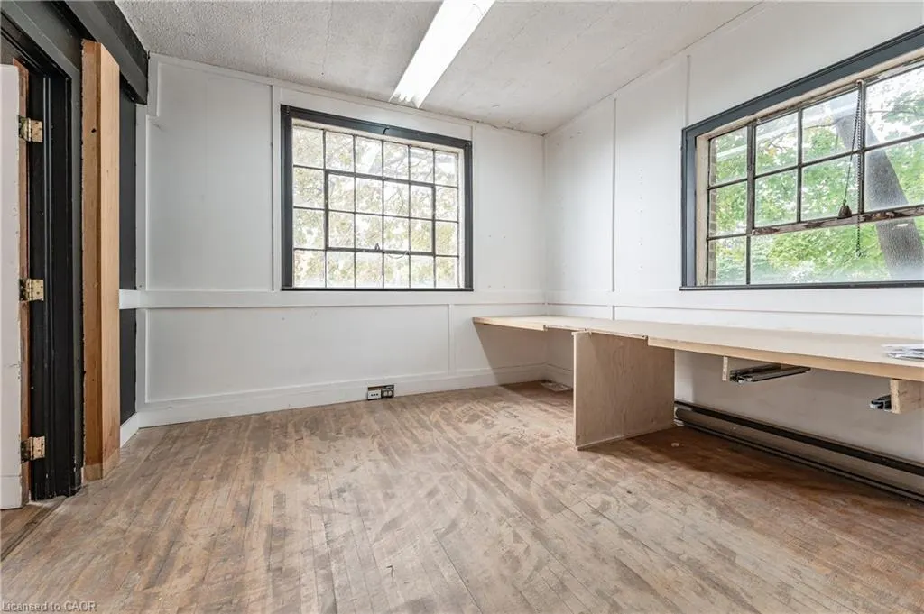 8 Spring Street, #Upper