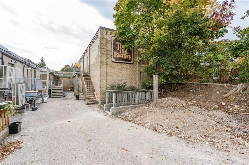 8 Spring Street, #Upper
