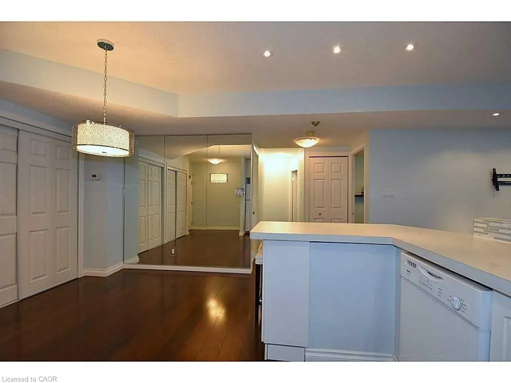 36 James Street S, #608