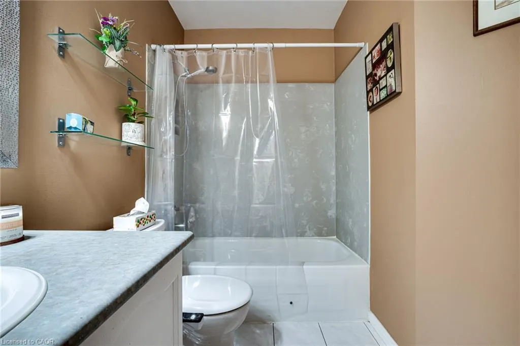 1809 Upper Wentworth Street, #11