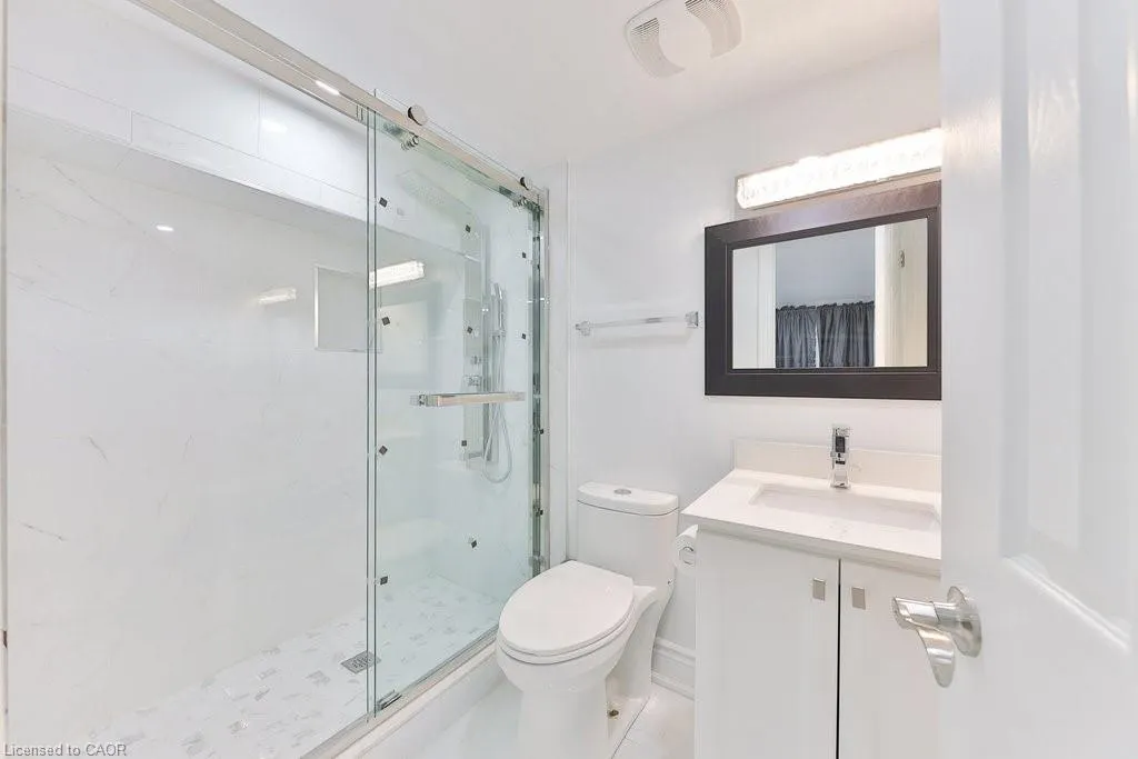 1003 Lakeshore Road W