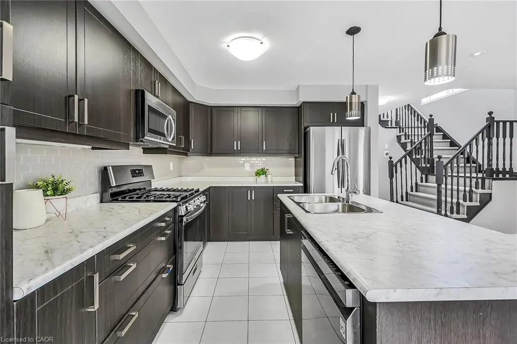 143 Thompson Road