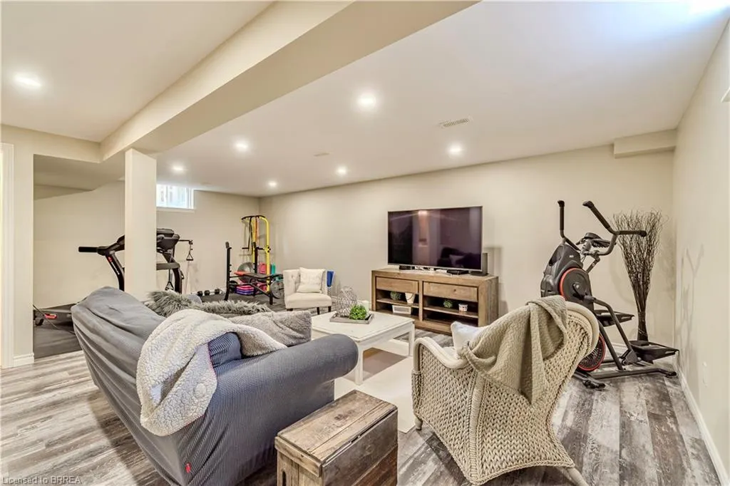 111 Amanda Walk