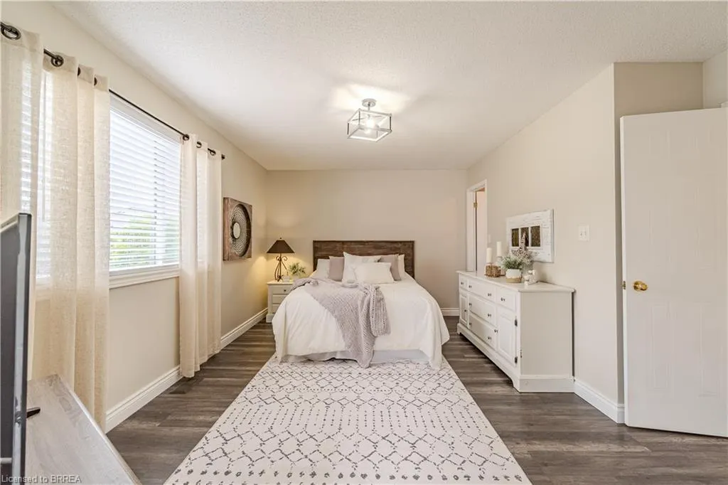 111 Amanda Walk