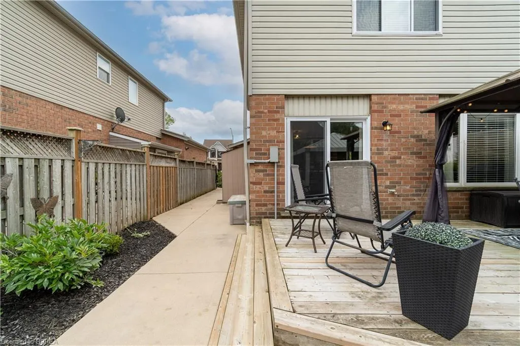 111 Amanda Walk