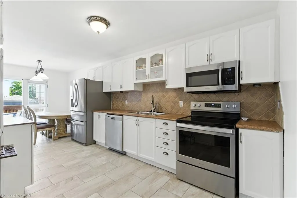 35 Jacqueline Boulevard